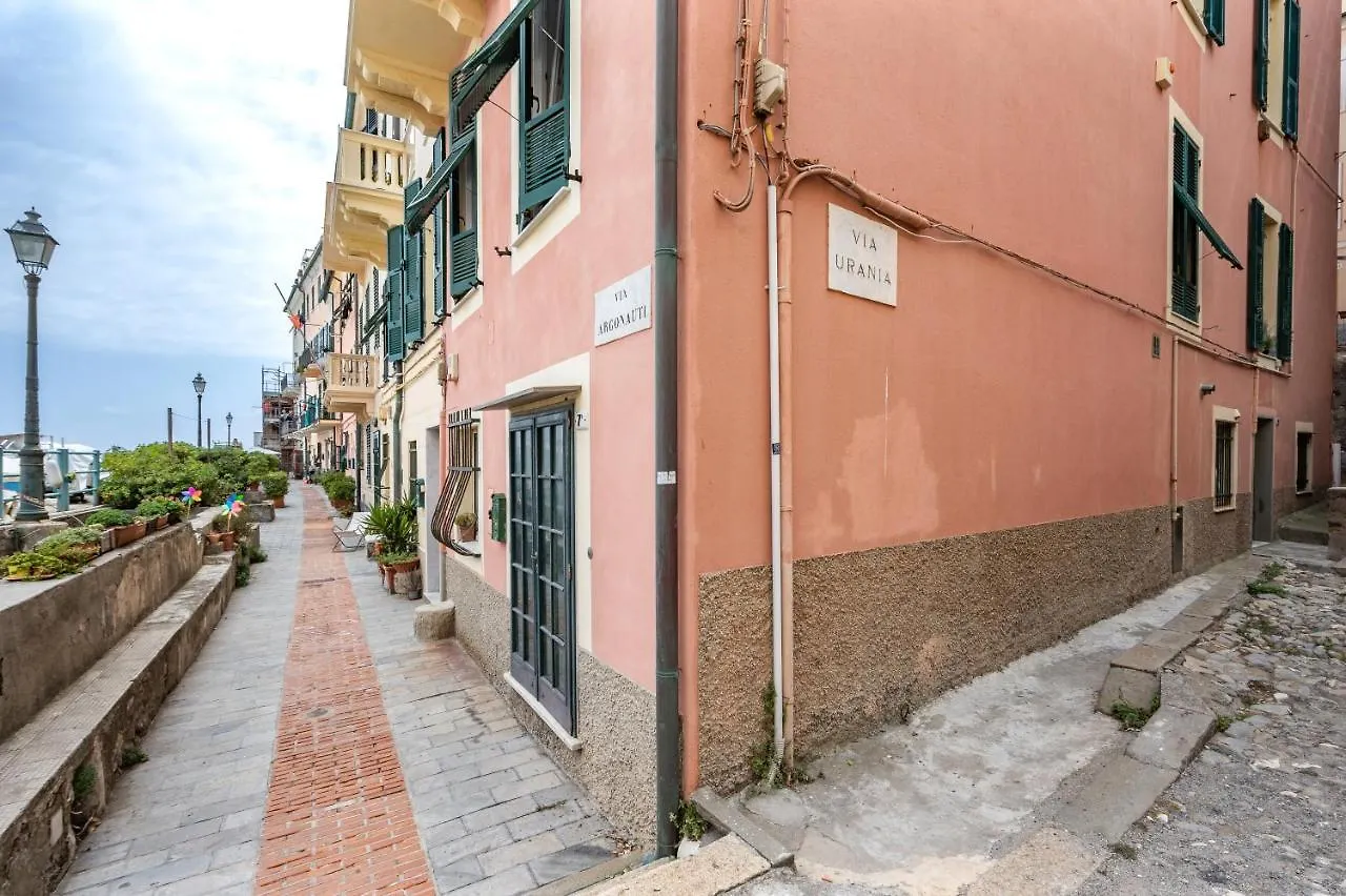 Seaside Apartment Genova Italy